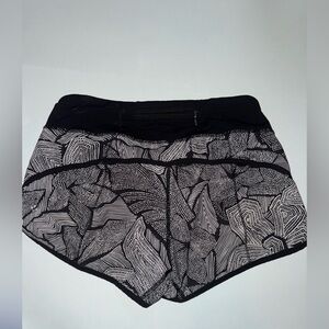 Lululemon Speed up short 2.5”